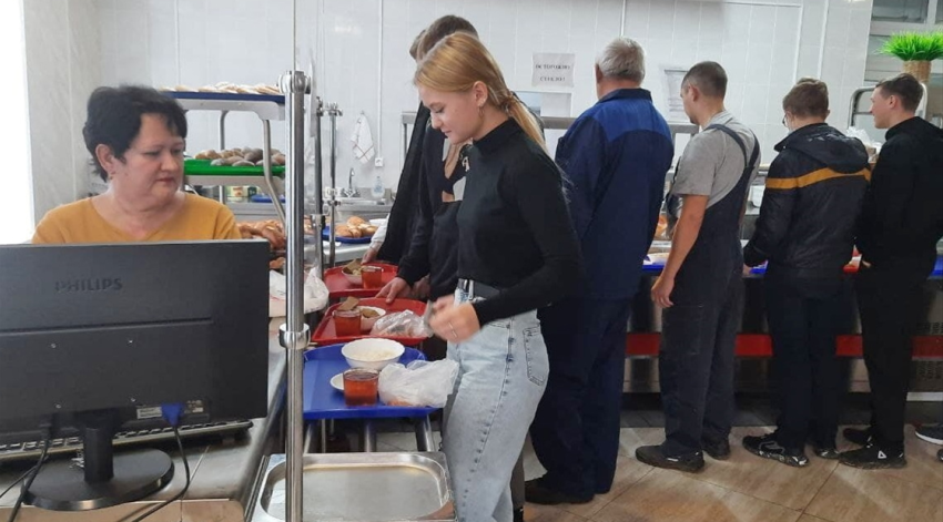 Студентов Камышинского технологического института позвали на обеды по соседству - в ООО «Камышинский текстиль"