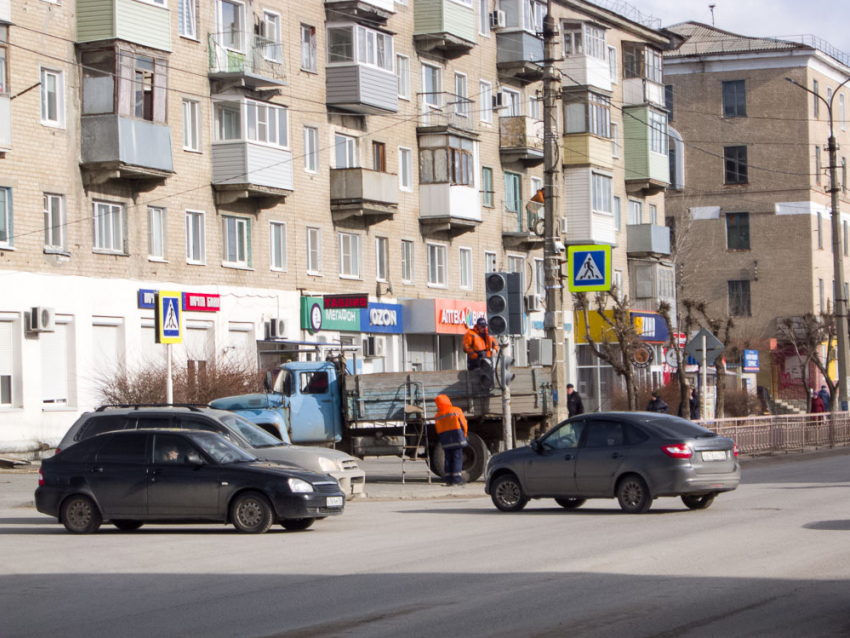 В Камышине 25 октября отключают электричество не только для домов, но и для светофоров