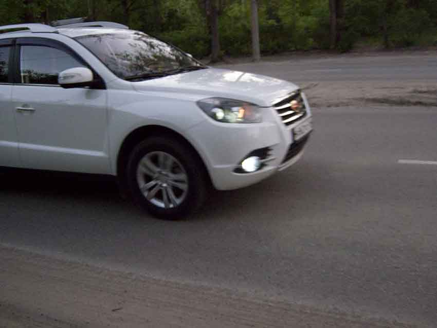 Полиция Камышина ищет сбежавшего с места ДТП виновника аварии на белом авто