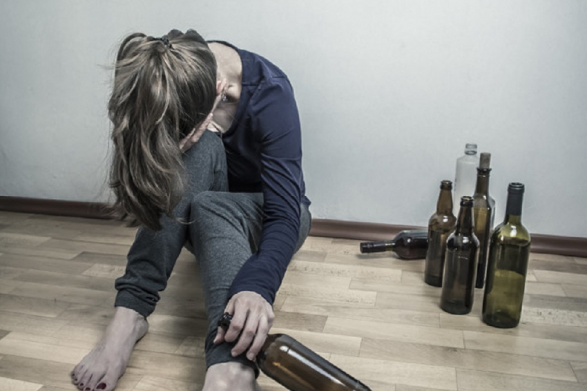 15-летняя школьница из Камышина три недели пьянствовала на съемной квартире, а родители хоть бы хны!