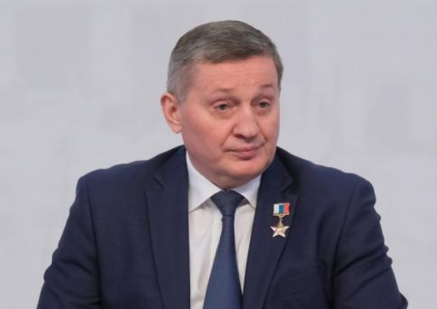Волгоградский губернатор Андрей Бочаров отказался от мандата Госдумы в пользу участника СВО