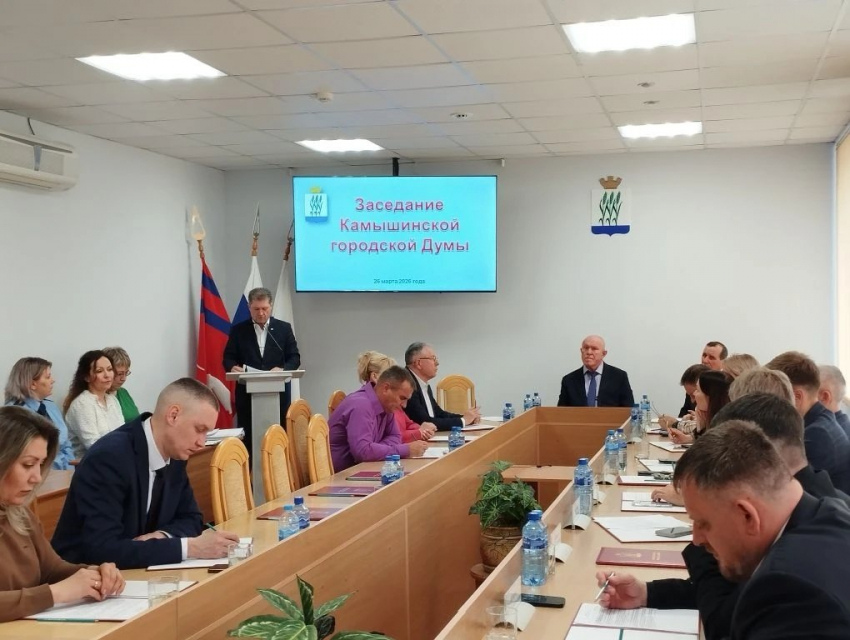 Глава Камышина Станислав Зинченко удачно сделал «дубль-выход» с годовым отчетом - теперь перед депутатами