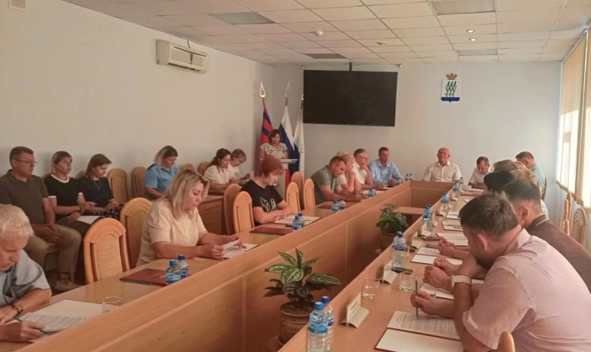 В Камышине публикаторы депутатов перечислили 11 вопросов повестки дня недавнего заседания: зачем перечислили - неизвестно