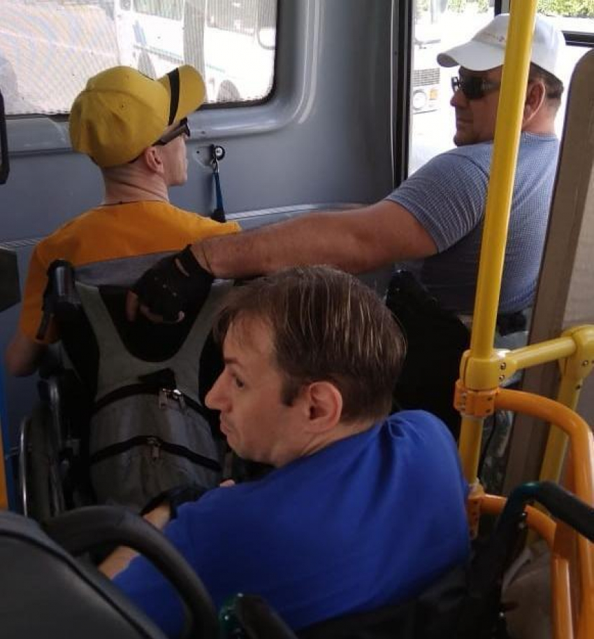 Камышанам-инвалидам показалось, что волгоградские функционеры «Единой России» пропиарились на их беде