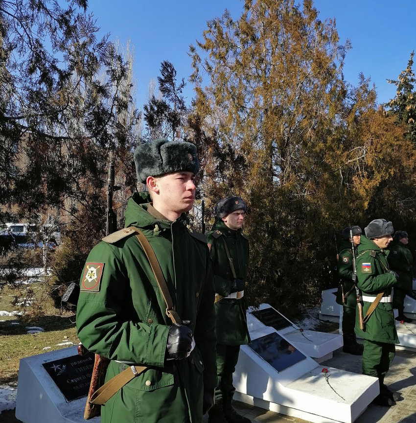 Администрация Камышина зовет горожан на митинг памяти на «афганском» мемориале