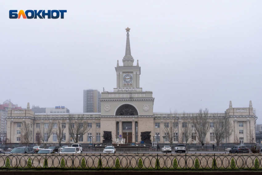 Запущенный иностранцем дрон упал на крышу железнодорожного вокзала в Волгограде, - «Блокнот Волгограда"