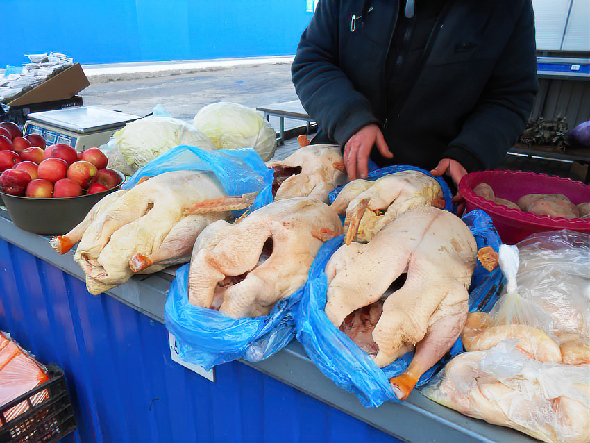 Ешьте, гости дорогие! Подсчитано, во сколько россиянам обойдется новогодний стол