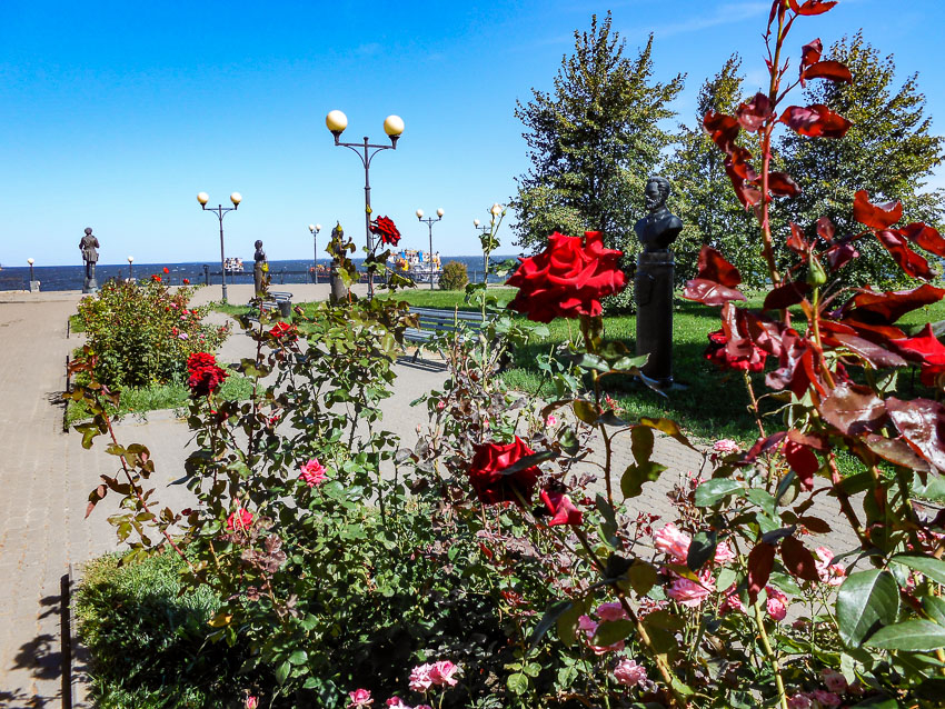 Прохлада осенняя, а солнце летнее: погода в Камышине в последний день сентября