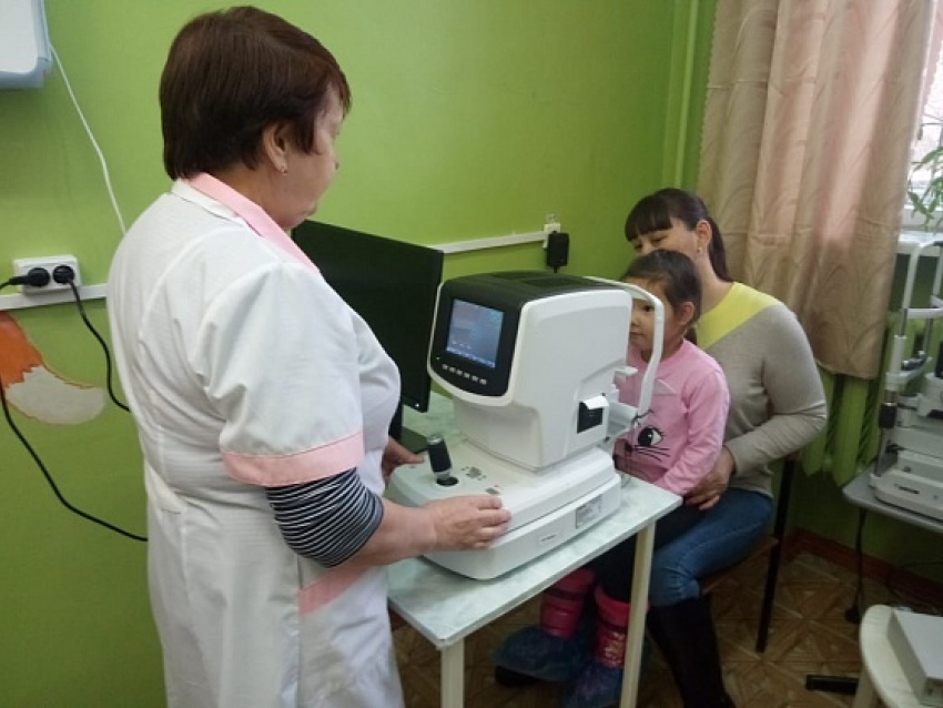 В камышинские больницы поступает новое оборудование, но врачебных вакансий в них не убавляется 