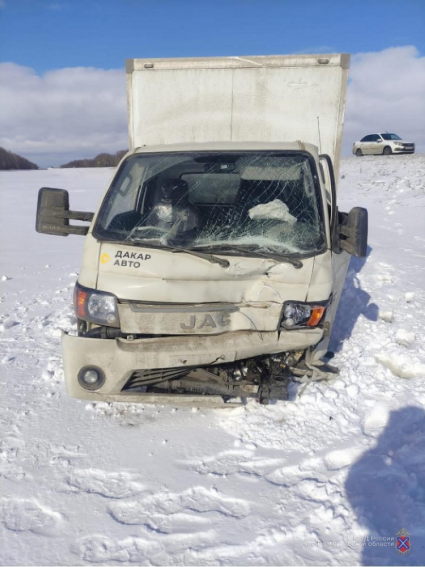 На московской трассе в Волгоградской области молодой водитель снес автомобиль 71-летней пенсионерки