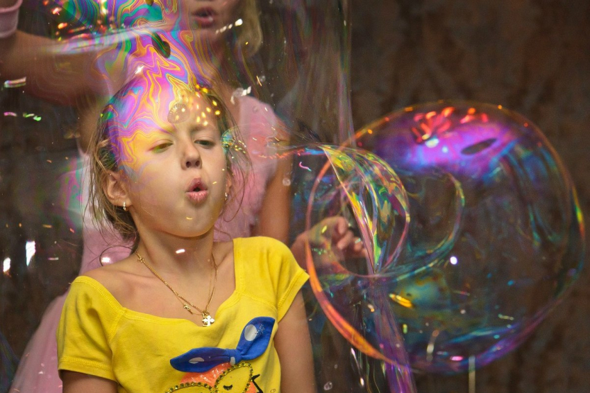В Камышине детей и взрослых зовут в городской парк пускать мыльные пузыри