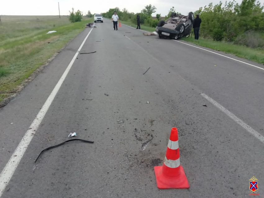 Три трупа в одно мгновение из-за срыва в кювет: молодые мужчина и две женщины разбились на Левобережье