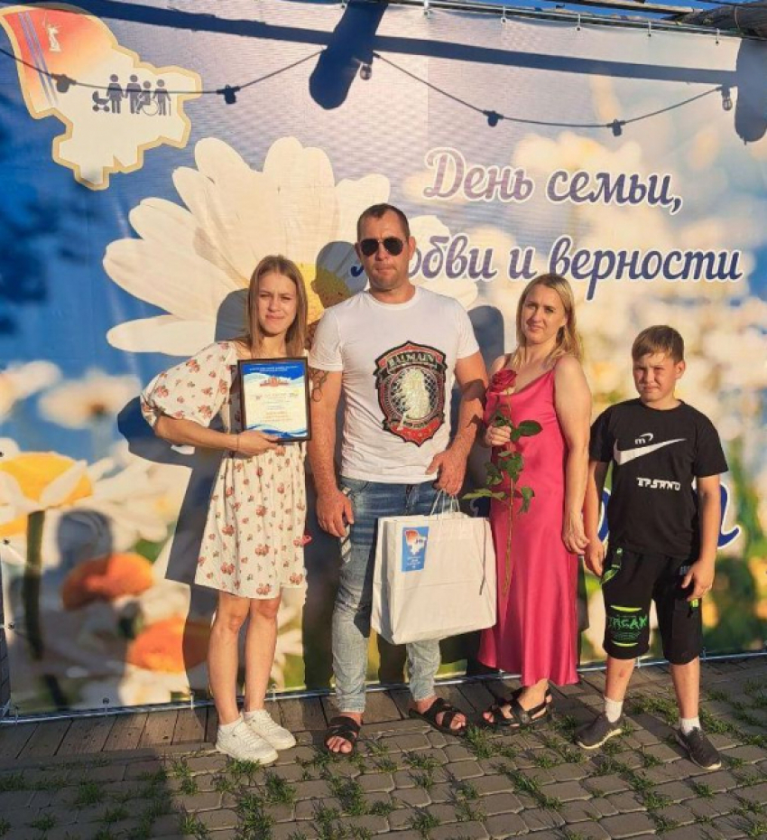 Дружная семья Костиковых из села Таловка Камышинского района победила в Волгограде в региональном конкурсе в День святых Петра и Февронии