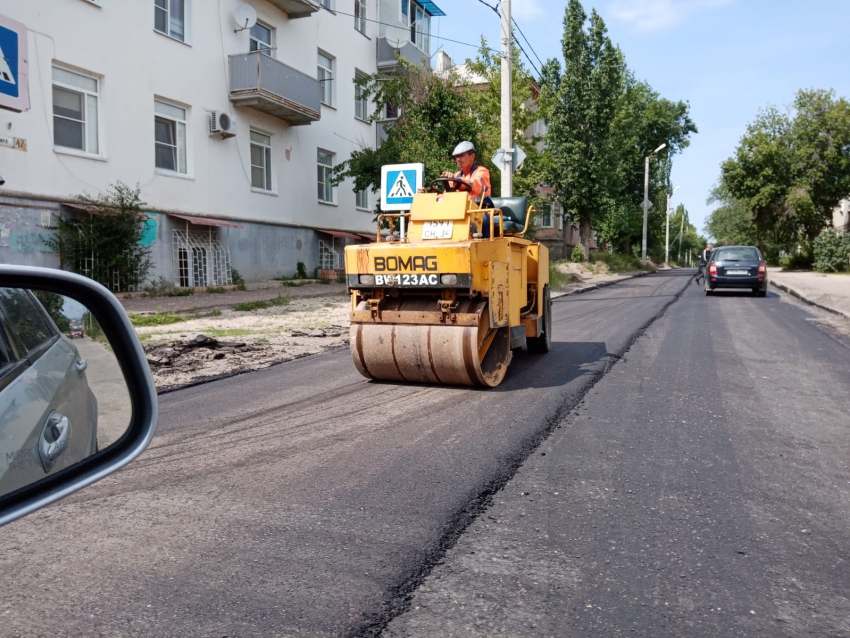 В Камышине начали ремонт участка дороги по улице Мира