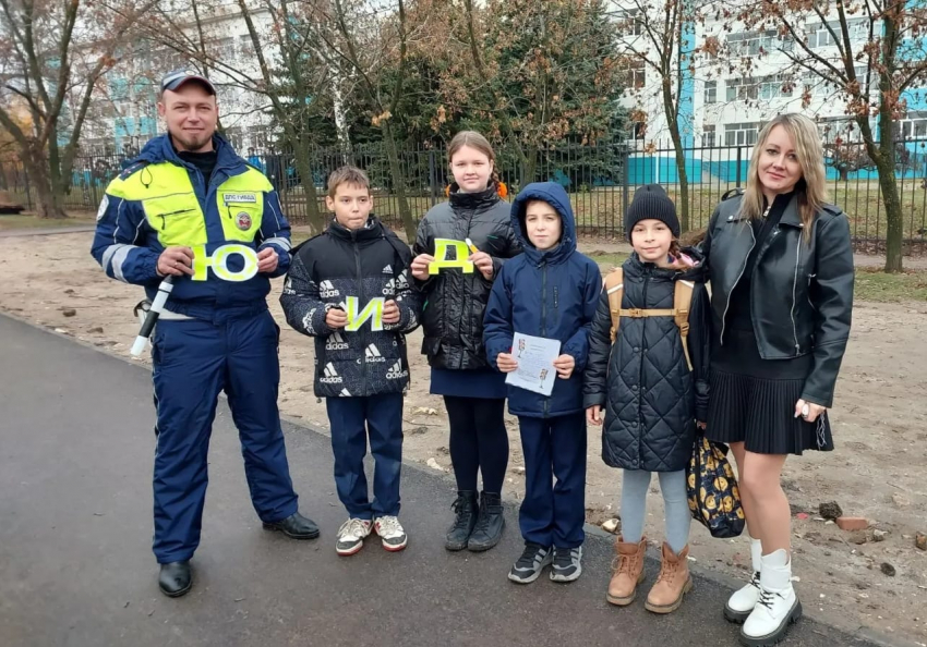 О чем написали мальчишки и девчонки в «Письме водителю» в Камышине