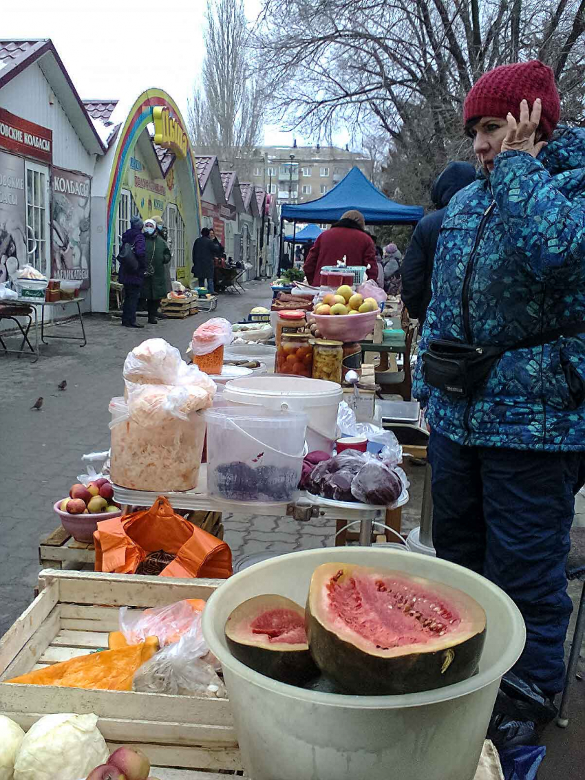 «Единственное, чего пока не предлагают – выдавать еду по паспорту»: волгоградский фермер о росте цен 