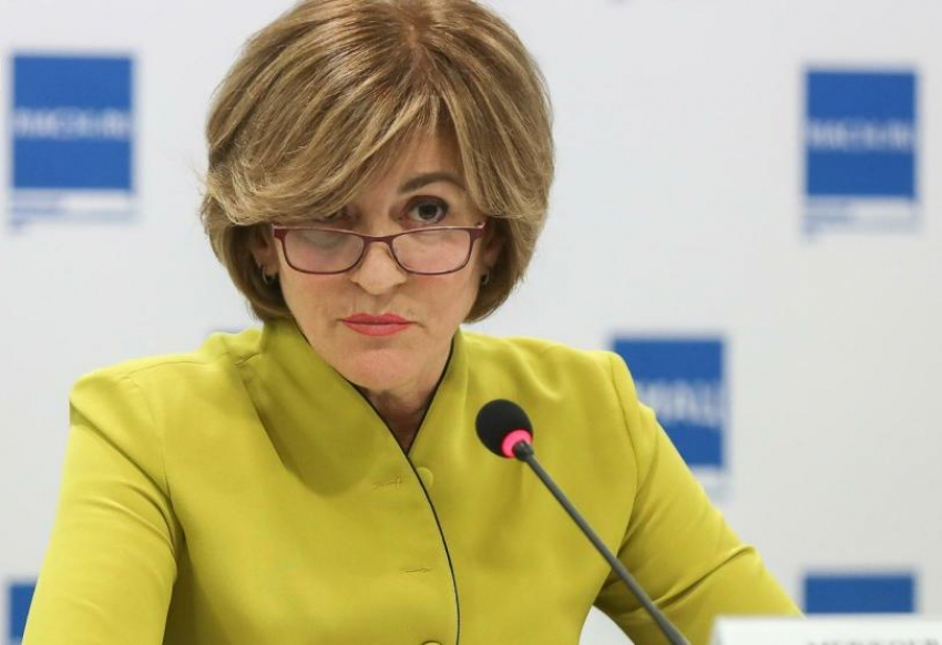 Станислав Зинченко описал, как председатель комитета Облдумы Зина Мержоева смотрела в Камышине спектакль по драме Сухово-Кобылина