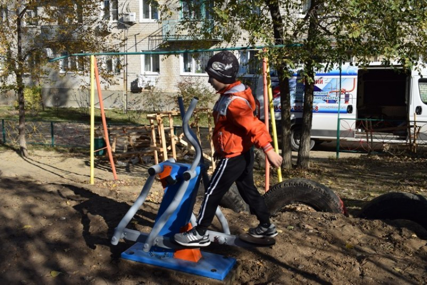 В Камышине цивилизация в виде спортплощадки дошла до Южного городка