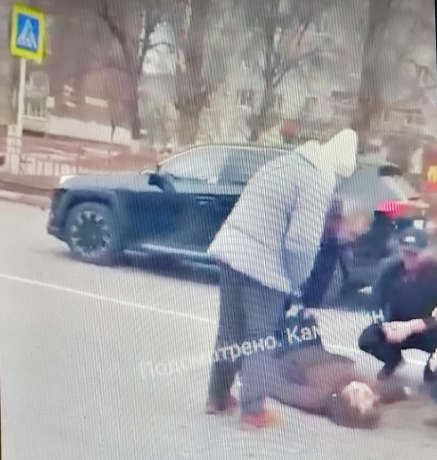 В Камышине у Бородинского моста сбили на переходе женщину (ВИДЕО)