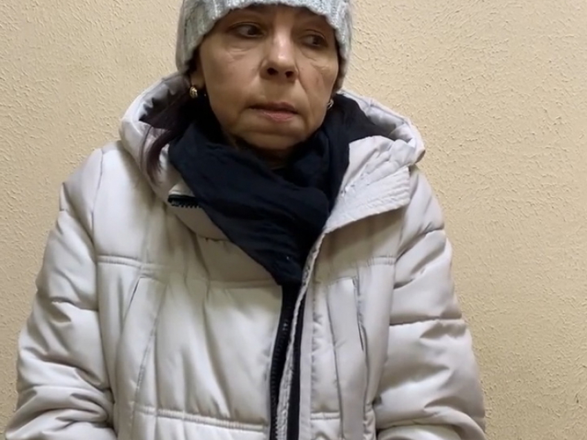 В Камышине полицейские задержали пособницу телефонных мошенников, ей пенсионеры спокойно отдавали по полмиллиона наличными