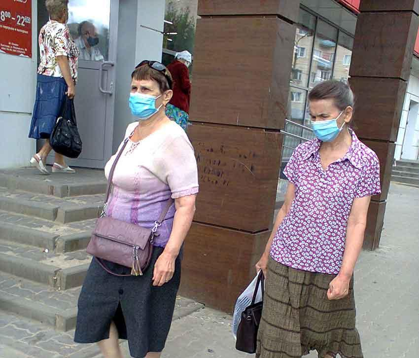 В Госдуме предложили выплачивать пенсионерам по 10 тысяч рублей за вакцинацию