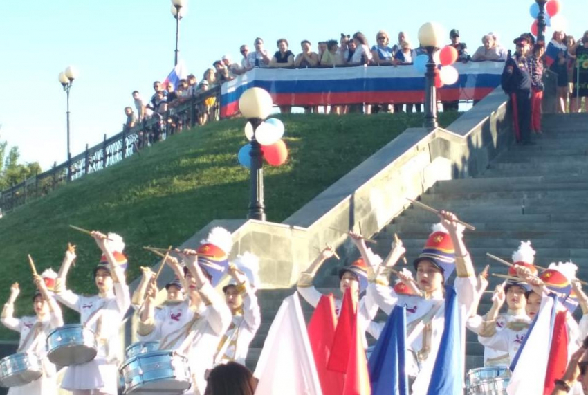 Депутат Госдумы от Волгоградской области призвал повесить флаг России на каждом здании  больших и малых городов