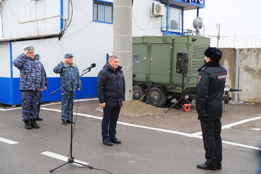 Волгоградский губернатор Андрей Бочаров вышел на работу 1 января; сегодня, 2 января, у него тоже рабочий день