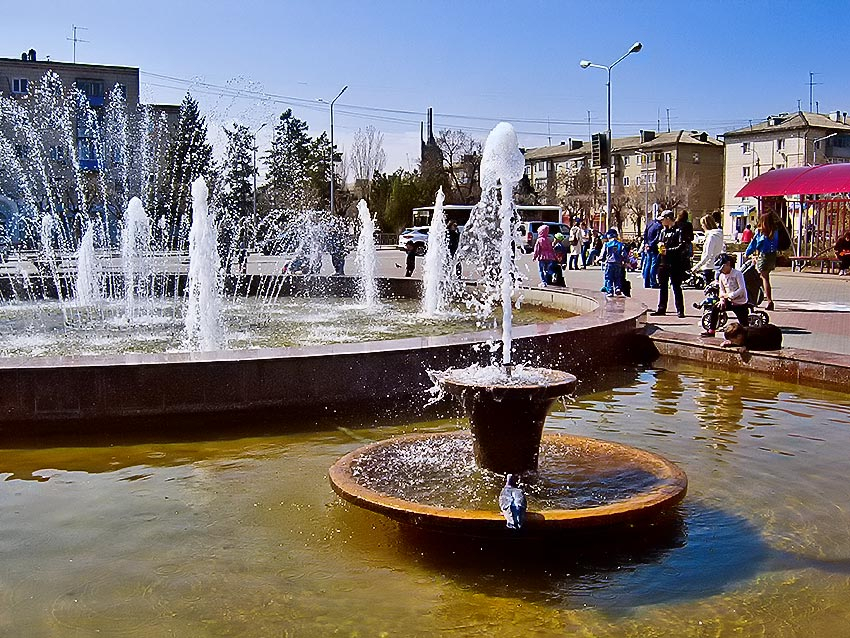 В Камышине заработал фонтан у ДК «Текстильщик» - пока единственный в городе