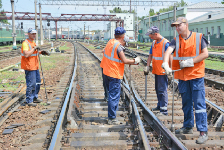 С песней по рельсам: как героями федеральной газеты железнодорожников «Гудок» стали «оранжевые жилеты» из Камышинского района