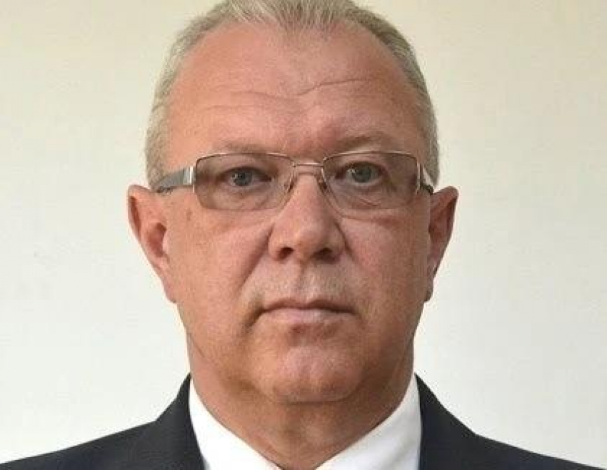 Ушел в отставку глава Быковского района -  выпускник Камышинского высшего военного училища