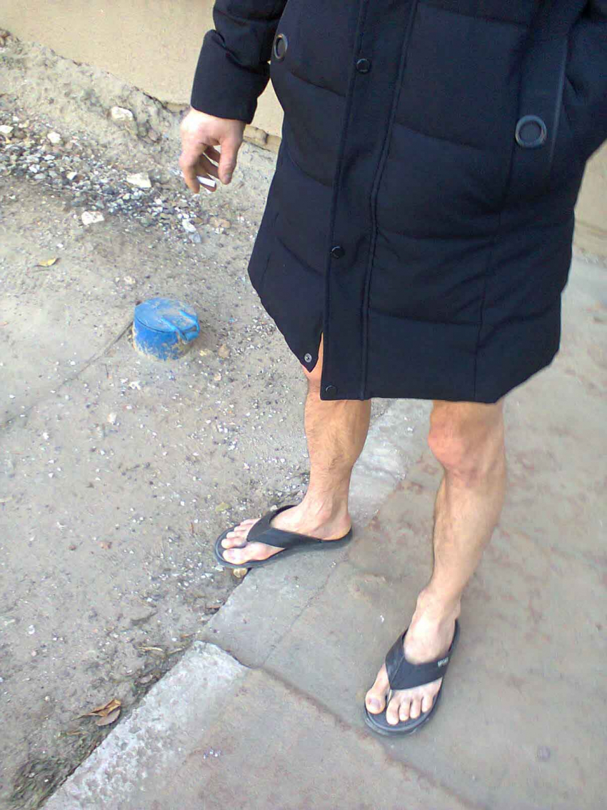 Иду по улице Ленина, гляжу - мужик в «лягушках» на морозе, - нет, ну сколько в Камышине оригиналов! - камышанка