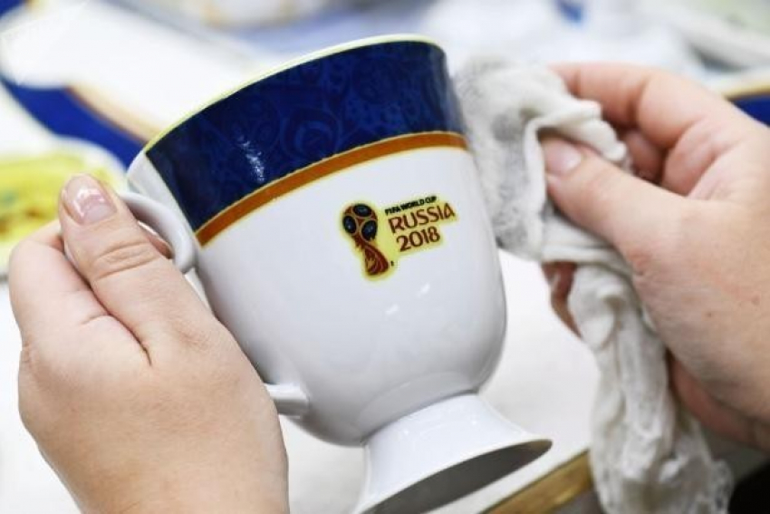 Журналисты региональных СМИ скептически отнеслись к намерению администрации Волгоградской области тратить скудный бюджет на сувениры