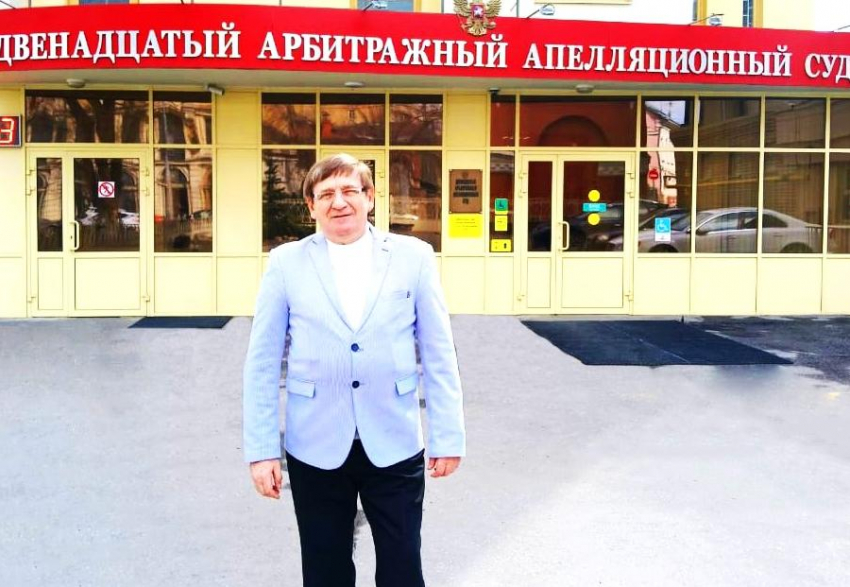 Анатолий Ярмолович - участник процессов по делам скандального Камышинского КПК «Честь» рассказал, что происходит в последнее время в залах судов