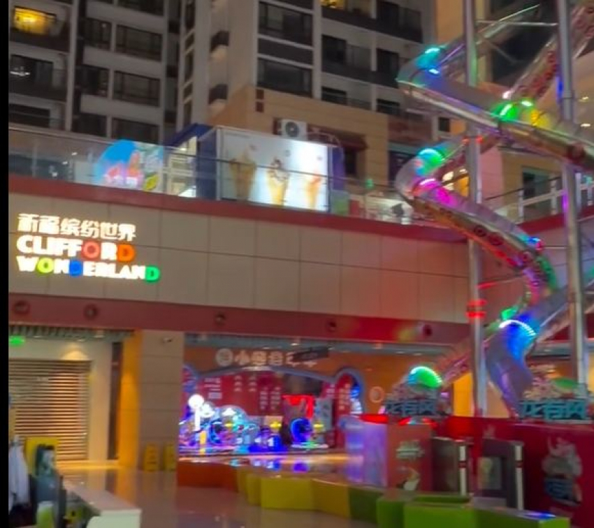 Дочь экс-мэра Волгограда и экс-мэра Камышина Юлия Чунакова испытала шок от китайской детской площадки 