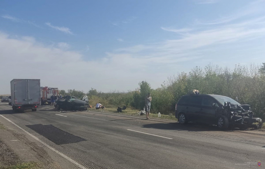 1 сентября в волгоградской клинике врачи продолжают бороться за жизнь троих детей, попавших в смертельную аварию на трассе между Камышином и Волгоградом