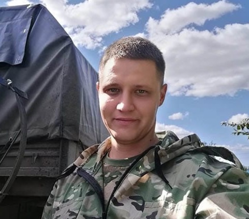 Газета «Урюпинская правда» с гордостью рассказала о своем награжденном земляке артиллеристе Сергее Зинченко, который сражается за Донбасс