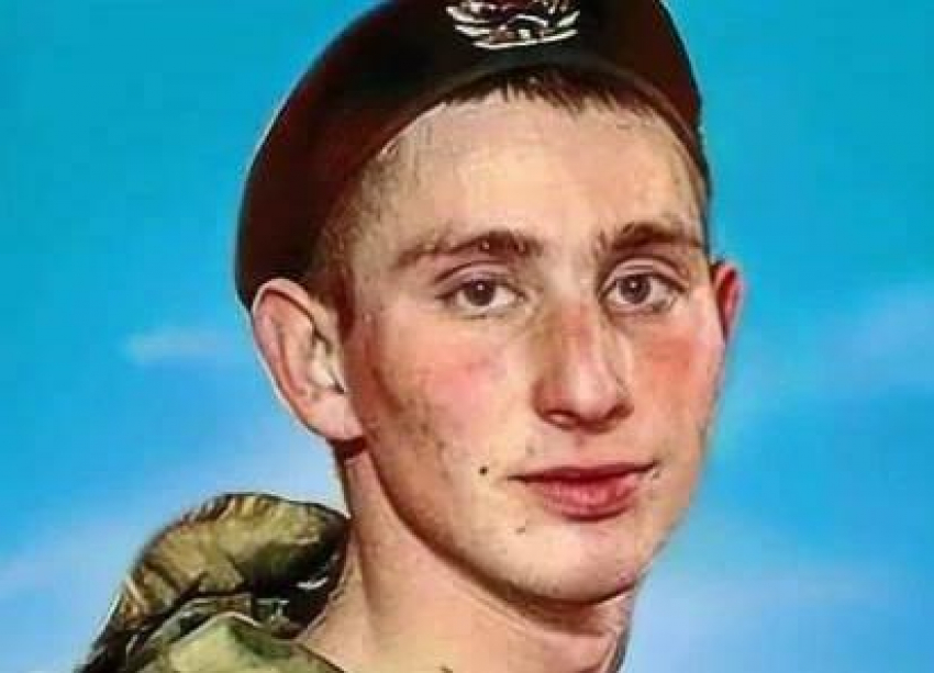 В городе Петров Вал в Камышинском районе сегодня, 21 октября, похоронили погибшего в спецоперации Алексея Калианиди