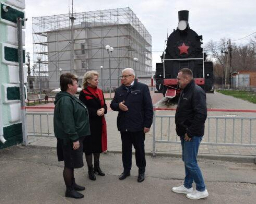 В Камышинский район приехал депутат Облдумы - не «свой", а «чужой"