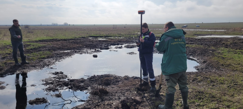 Масштабный разлив нефти ликвидируют недалеко от Камышинского района