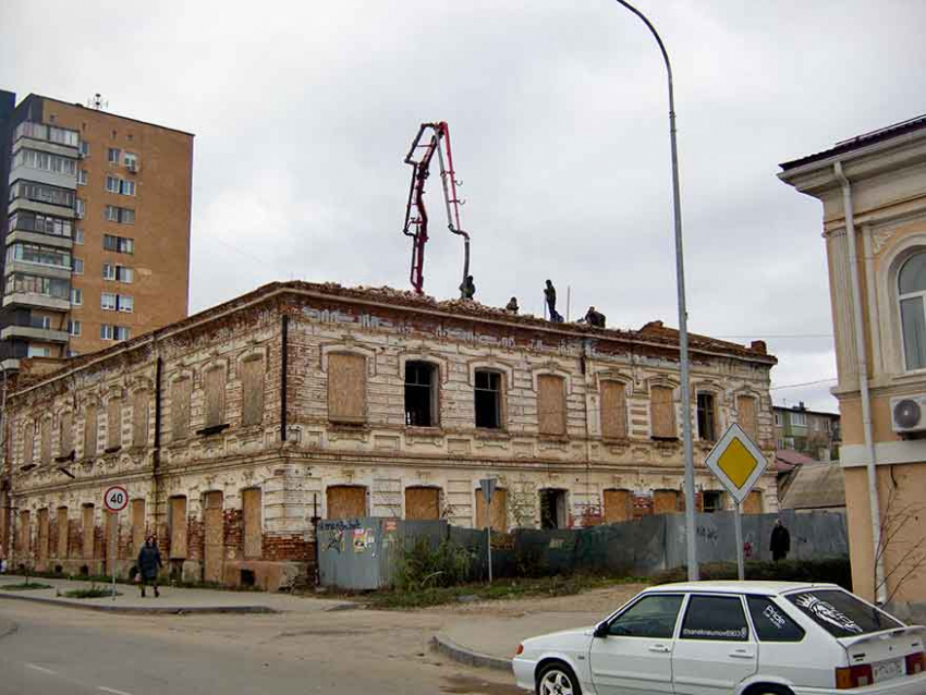 В Камышине началось восстановление «дома купца Лихтенвальда» на улице Октябрьской