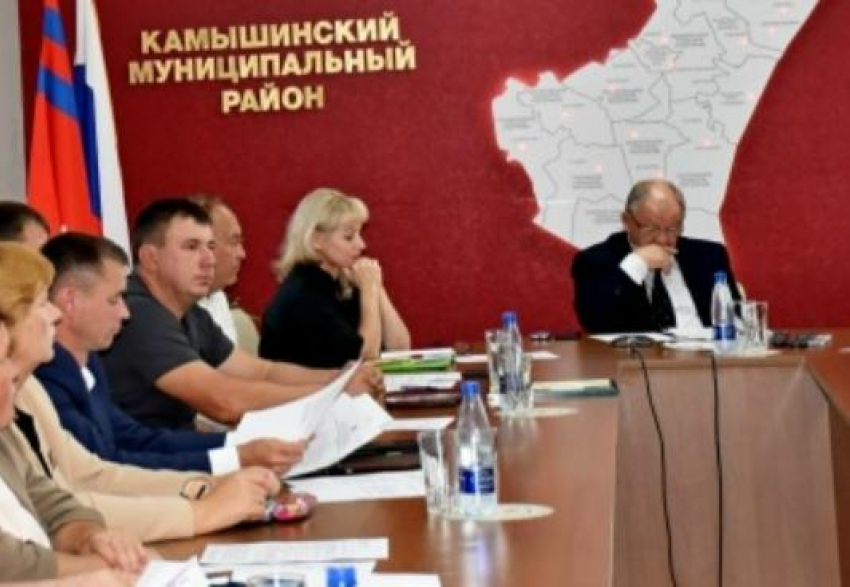 У главы Камышинского района Алексея Самсонова появился новый заместитель - экс-глава города Петров Вал Елена Береговая