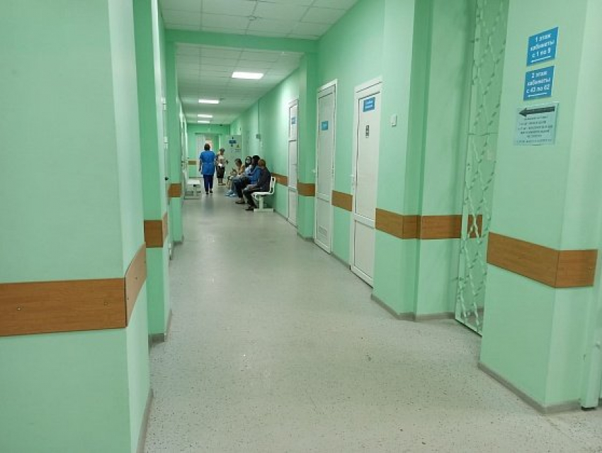 Администрация Камышина показала, как выглядит после ремонта поликлиника Центральной городской больницы