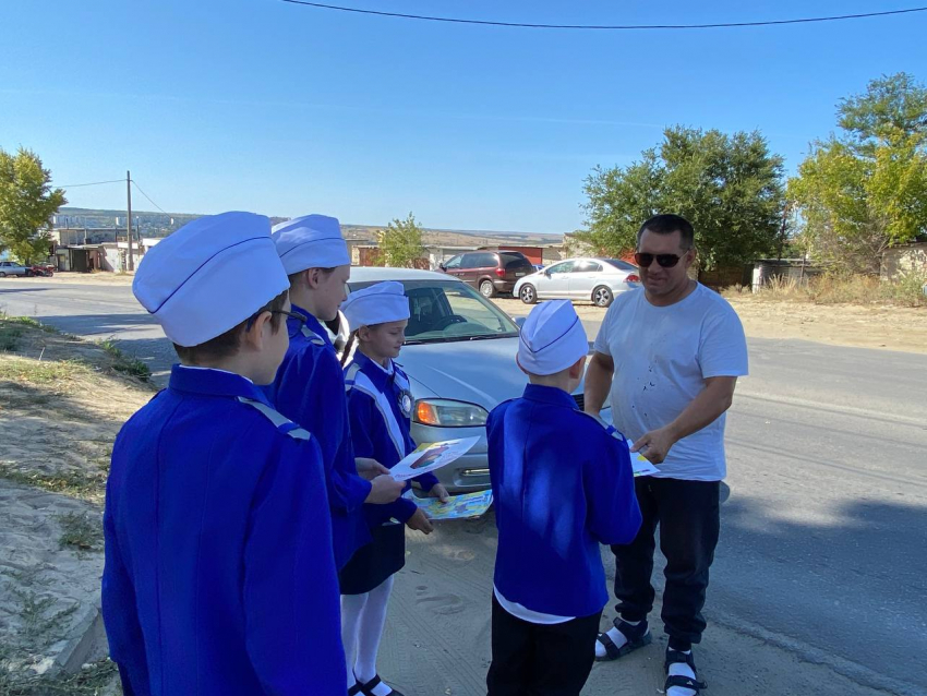 Юные инспекторы движения «Форсаж» вместе с Госавтоинспекцией Камышина активно поработали на дорогах
