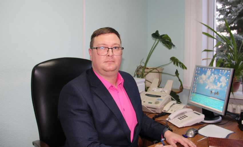 Бывший заместитель главы Камышинского муниципального района Илья Ерофеев в должности директора ООО «Управление ЖКХ г. Камышина» высказался о противогололедном песке