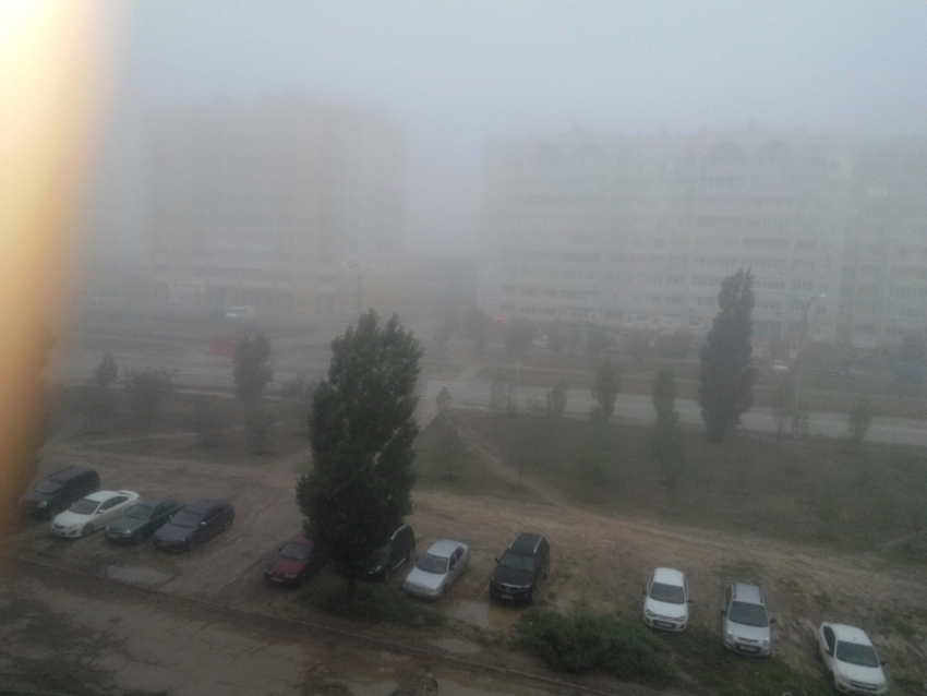 Сегодня утром на Камышин опустился густой туман