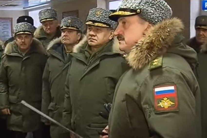 Владимир Путин отменил каракулевые «папахи» для высших военных чинов