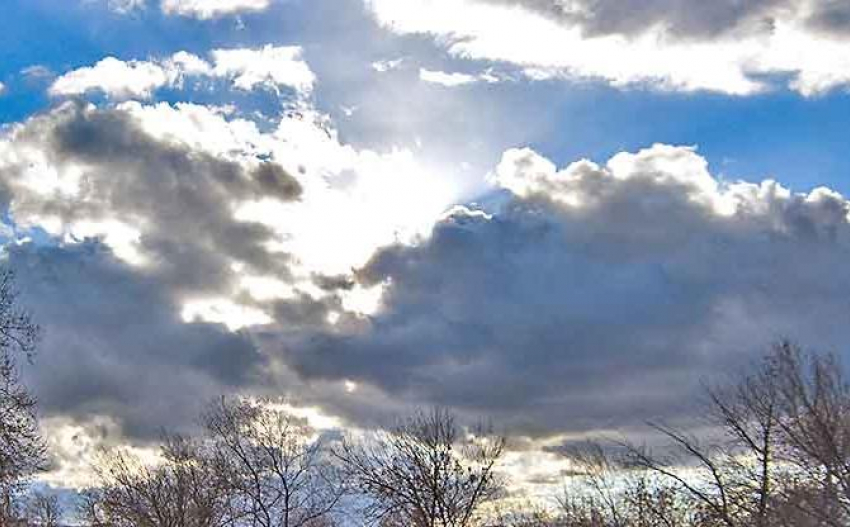 Несчастный погиб на даче в ходе массированной атаки БПЛА в Волгоградской области 