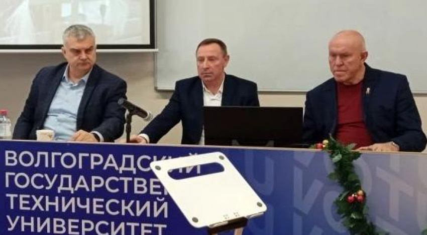 В Камышинском технологическим институте за «круглым столом» обсуждали тему «целевиков» и трудоустройство выпускников - выводы дискутантов неизвестны