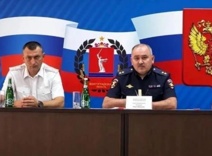 Начальник ГУ МВД России по Волгоградской области, генерал-лейтенант полиции Павел Гищенко представил нового начальника камышинской полиции 