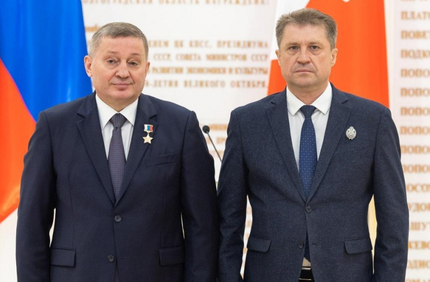 Главе Камышина Станиславу Зинченко вручили награду, которой он был Указом президента удостоен еще в апреле